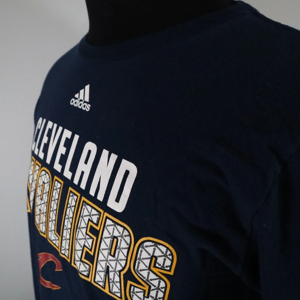 Cleveland Cavaliers T-Shirt Mens Medium Adidas Go-To Tee Crew Neck Short Sleeve‎